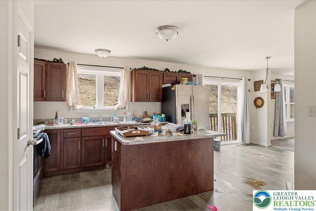 225 Swan Court, Middle Smithfield Twp, PA 18302