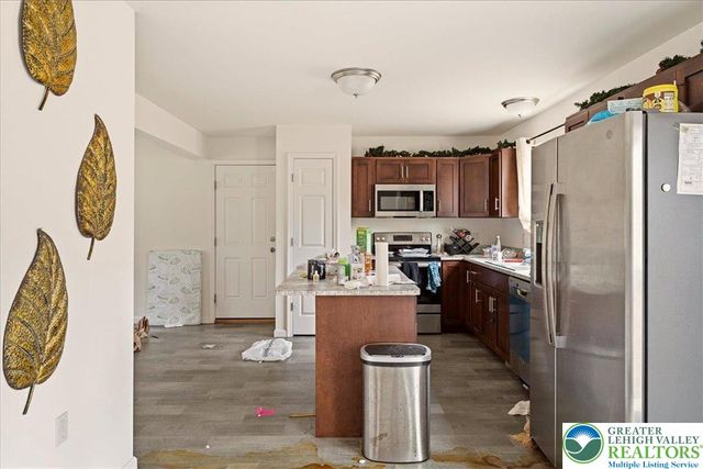 225 Swan Court, Middle Smithfield Twp, PA 18302