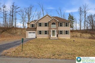 225 Swan Court, Middle Smithfield Twp, PA 18302