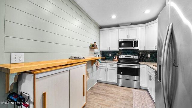 2830 PARR Court W, Jacksonville, FL 32216