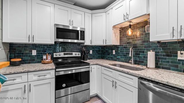 2830 PARR Court W, Jacksonville, FL 32216