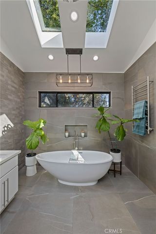 17929 Martha Street, Encino, CA 91316