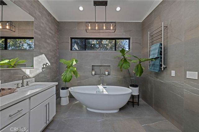 17929 Martha Street, Encino, CA 91316