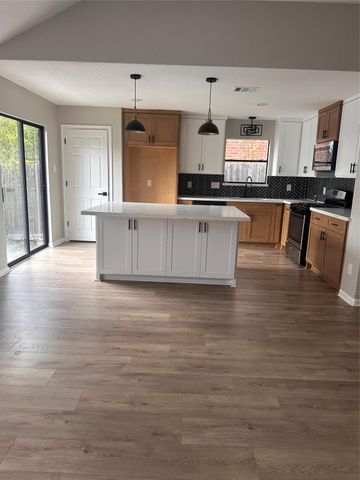 3812 Maple Drive, Conroe, TX 77302