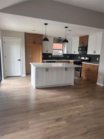 3812 Maple Drive, Conroe, TX 77302