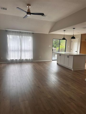 3812 Maple Drive, Conroe, TX 77302