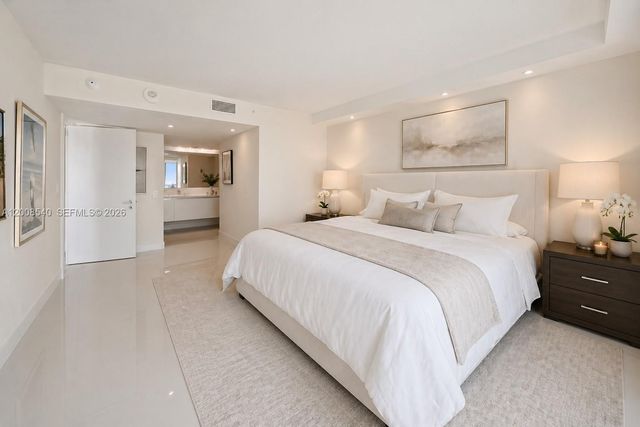 400 S Pointe Dr 2101, Miami Beach, FL 33139