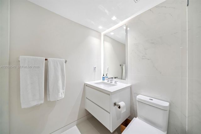 400 S Pointe Dr 2101, Miami Beach, FL 33139