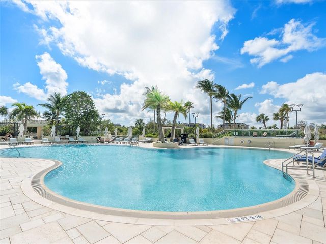 400 S Pointe Dr 2101, Miami Beach, FL 33139