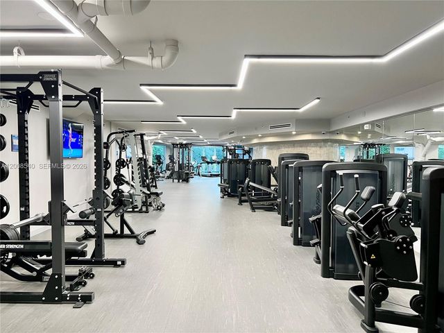 400 S Pointe Dr 2101, Miami Beach, FL 33139