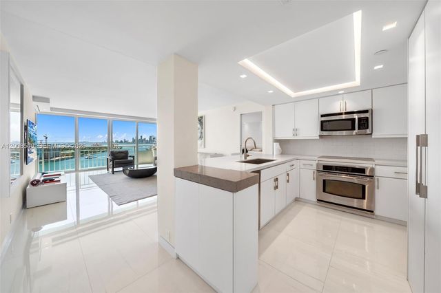 400 S Pointe Dr 2101, Miami Beach, FL 33139