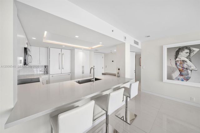 400 S Pointe Dr 2101, Miami Beach, FL 33139