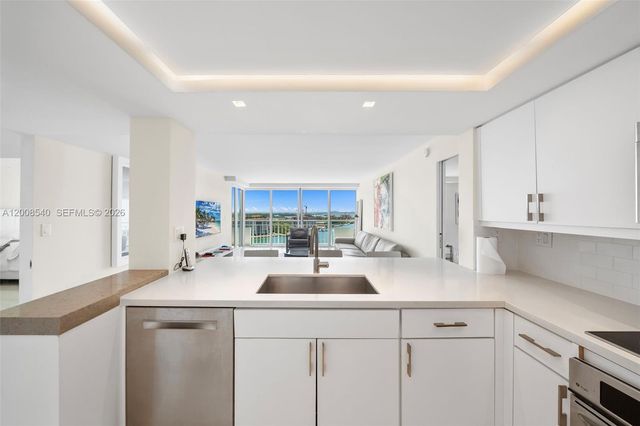 400 S Pointe Dr 2101, Miami Beach, FL 33139