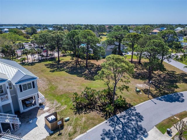 HARBOUR WATCH DRIVE, Tarpon Springs, FL 34689