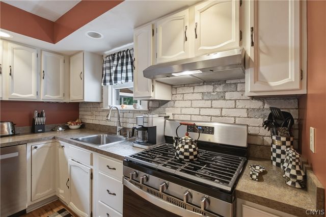 319 Ridgewood Drive, Syracuse, NY 13206