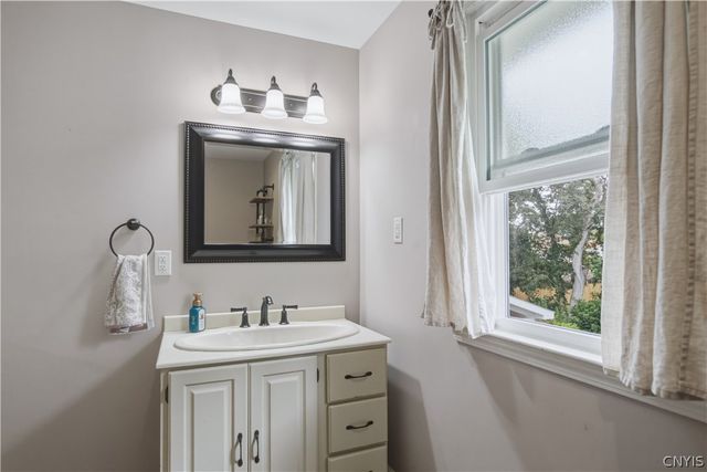 319 Ridgewood Drive, Syracuse, NY 13206