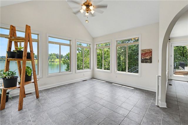 319 Venture Drive, West Union, SC 29696