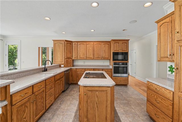 319 Venture Drive, West Union, SC 29696