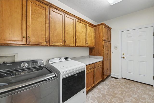 319 Venture Drive, West Union, SC 29696
