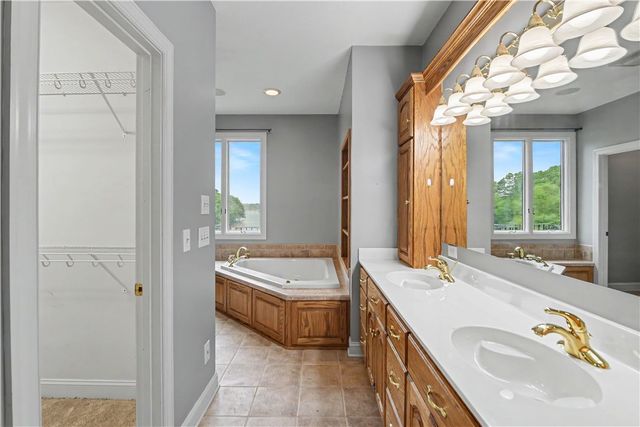 319 Venture Drive, West Union, SC 29696