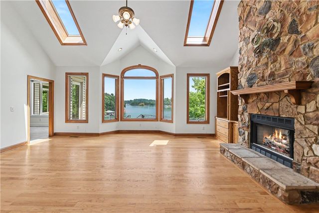 319 Venture Drive, West Union, SC 29696