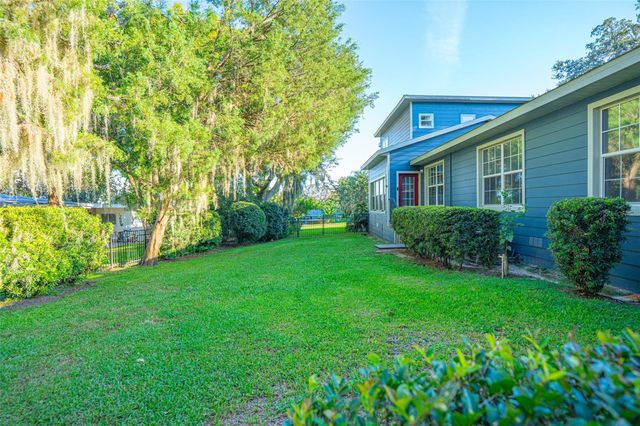 126 E PALMETTO AVENUE, Howey In The Hills, FL 34737
