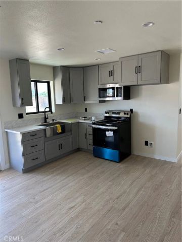 3711 W Avenue M11, Lancaster, CA 93536