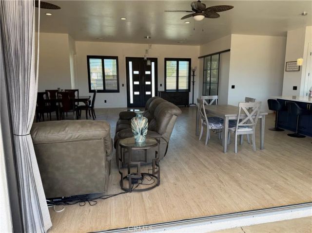 3711 W Avenue M11, Lancaster, CA 93536
