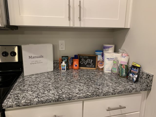 6039 Hillside Ln, Spring Hill, TN 37174