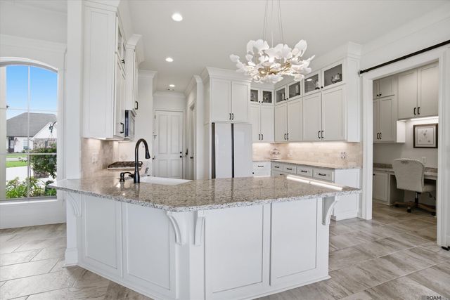 7335 Lillie Dr, Denham Springs, LA 70706