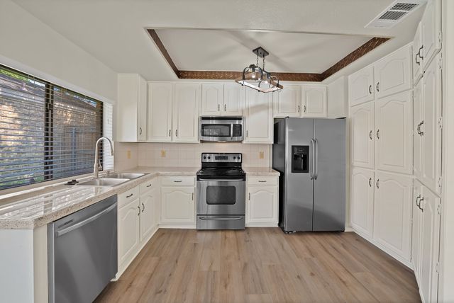 4021 Winter Park Lane, Addison, TX 75001
