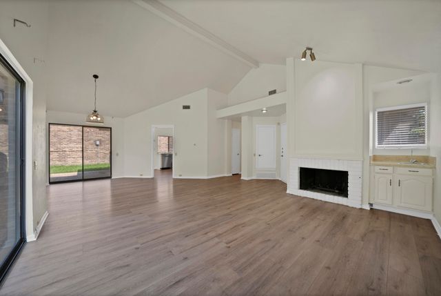 4021 Winter Park Lane, Addison, TX 75001