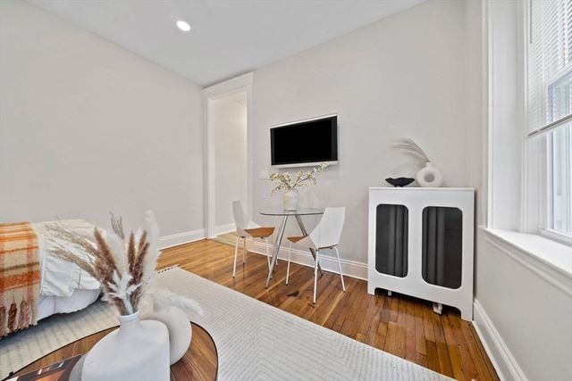 1564 Commonwealth Ave 3, Boston, MA 02135