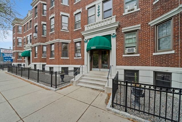 1564 Commonwealth Ave 3, Boston, MA 02135