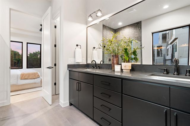 9803 Ribelin Ranch CT 16, Austin, TX 78750