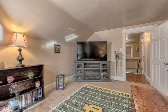 1016 Patterson Ave, Jeannette, PA 15644