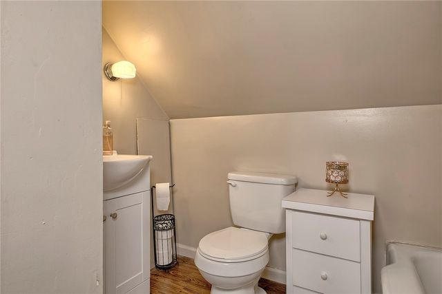 1016 Patterson Ave, Jeannette, PA 15644