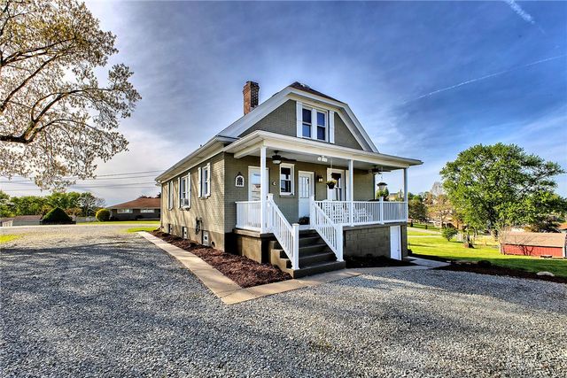 1016 Patterson Ave, Jeannette, PA 15644