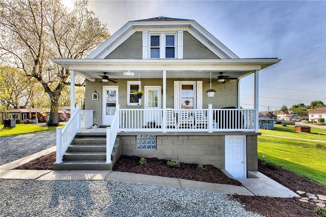 1016 Patterson Ave, Jeannette, PA 15644