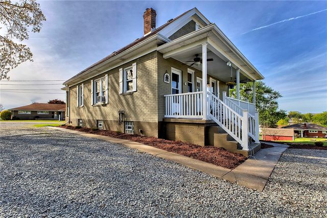 1016 Patterson Ave, Jeannette, PA 15644