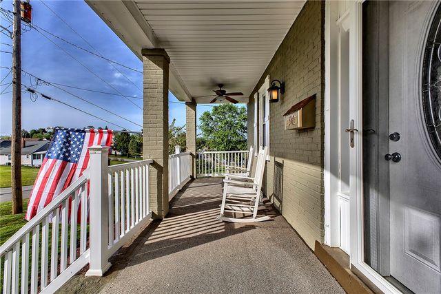 1016 Patterson Ave, Jeannette, PA 15644