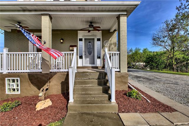 1016 Patterson Ave, Jeannette, PA 15644