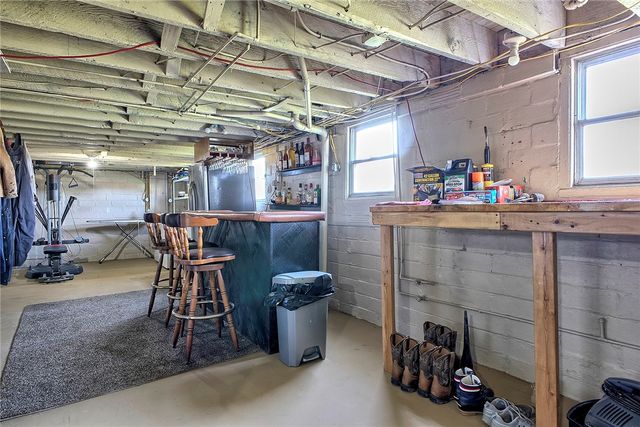 1016 Patterson Ave, Jeannette, PA 15644