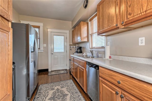 1016 Patterson Ave, Jeannette, PA 15644