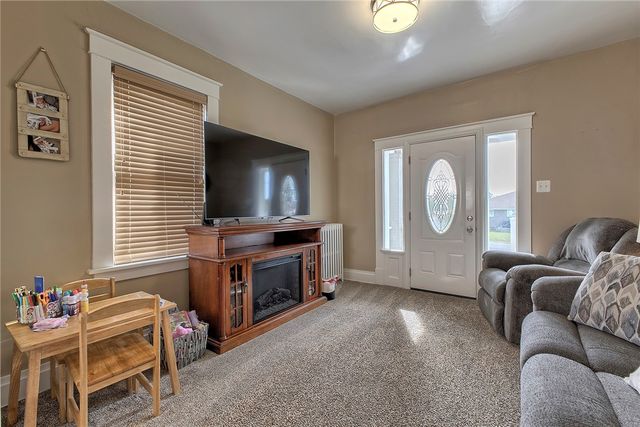 1016 Patterson Ave, Jeannette, PA 15644