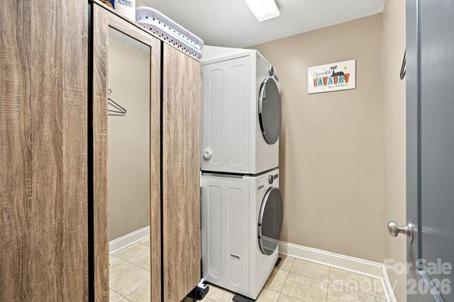 1463 Brookstone Drive, Hickory, NC 28602