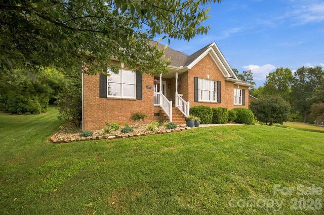 1463 Brookstone Drive, Hickory, NC 28602