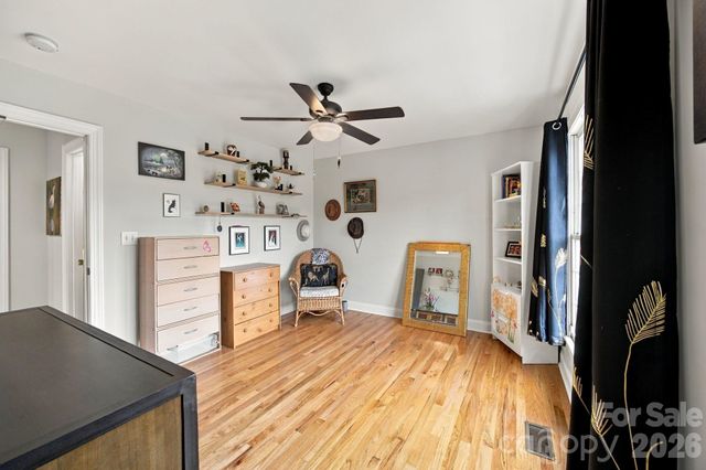 1463 Brookstone Drive, Hickory, NC 28602