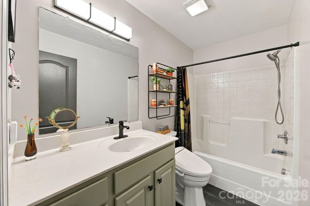 1463 Brookstone Drive, Hickory, NC 28602