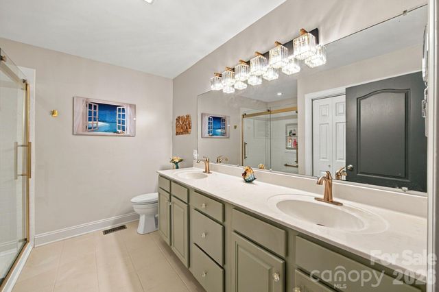 1463 Brookstone Drive, Hickory, NC 28602